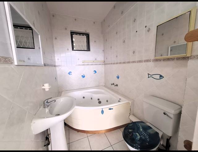 2 BEDROOM APARTMENT FOR SALE IN MARGATE BEACH